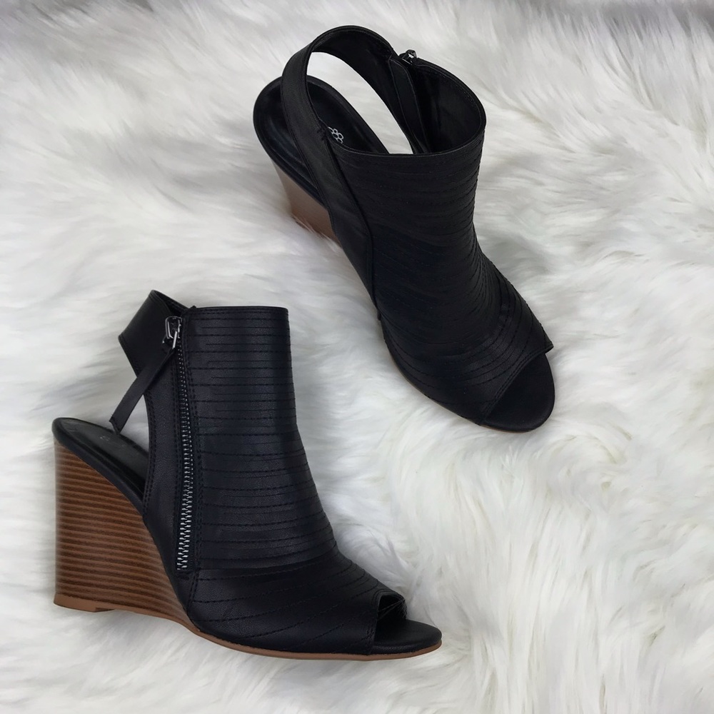 Sbicca Sneer Black Wedge Sz 8M